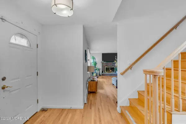 11 Mount Vernon Drive, Toms River, NJ 08755
