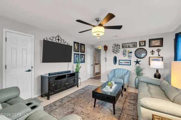671 Jamaica Boulevard, Toms River, NJ 08757