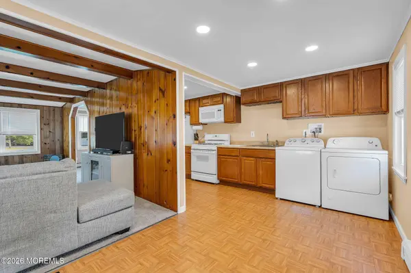 2240 Delaware Avenue, Toms River, NJ 08753