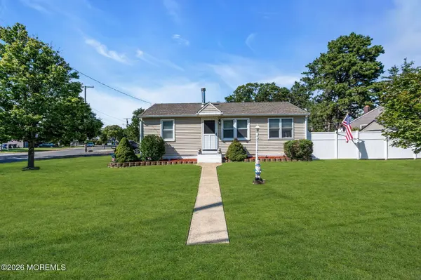 2240 Delaware Avenue, Toms River, NJ 08753