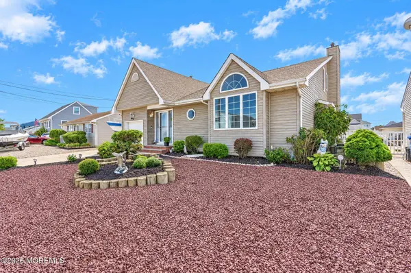 3407 Thistle Avenue, Toms River, NJ 08753