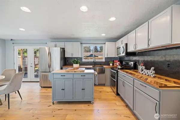 16020 70th AVE E, Puyallup, WA 98375
