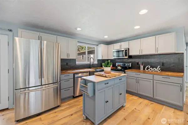 16020 70th AVE E, Puyallup, WA 98375