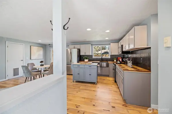 16020 70th AVE E, Puyallup, WA 98375