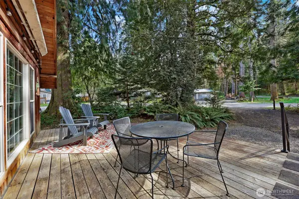 101 Chipmunk PL, Packwood, WA 98361