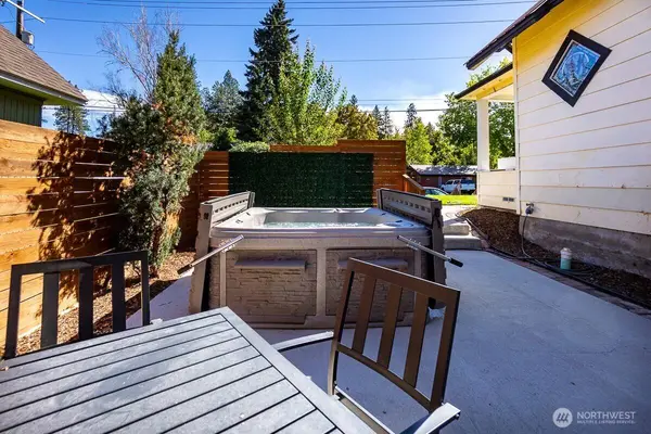 1112 Commercial ST, Leavenworth, WA 98826