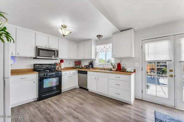 100 Ring RD, Dayton, NV 89403