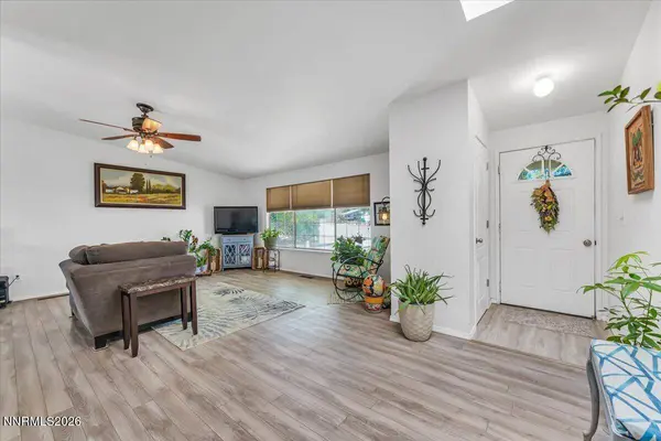 100 Ring RD, Dayton, NV 89403
