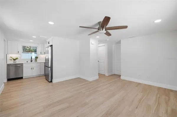 1802 ROBINHOOD ST, Sarasota, FL 34231