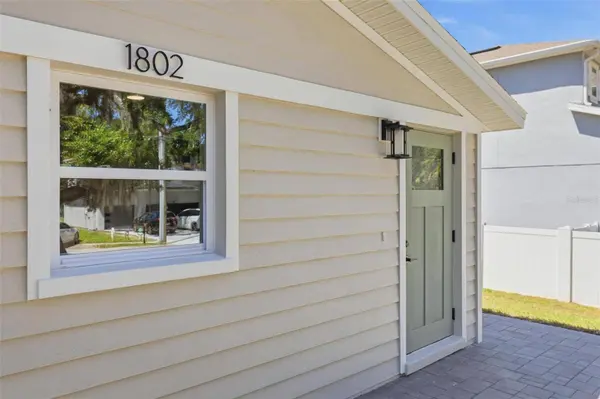 1802 ROBINHOOD ST, Sarasota, FL 34231