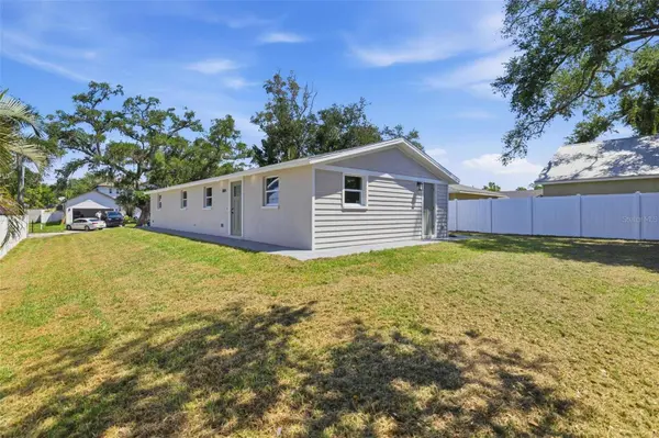 1802 ROBINHOOD ST, Sarasota, FL 34231