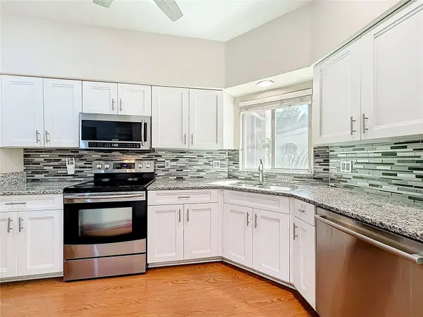 848 CREPE MYRTLE CIR, Apopka, FL 32712