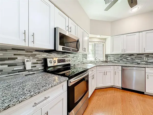 848 CREPE MYRTLE CIR, Apopka, FL 32712