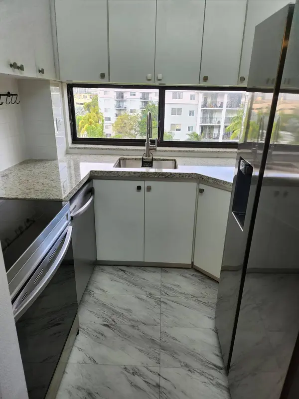17021 N Bay RD #608, Sunny Isles Beach, FL 33160