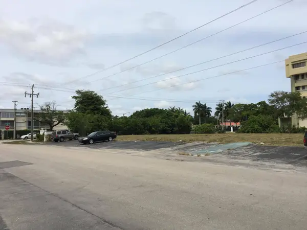 1590 NW 43rd #301 AVE, Lauderhill, FL 33313