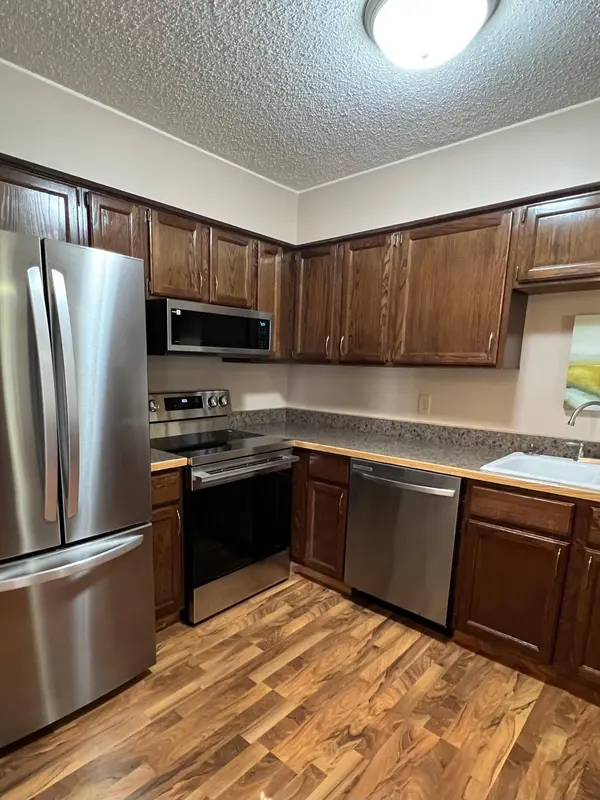 2447 Wimbledon Bay, Saint Paul, MN 55125