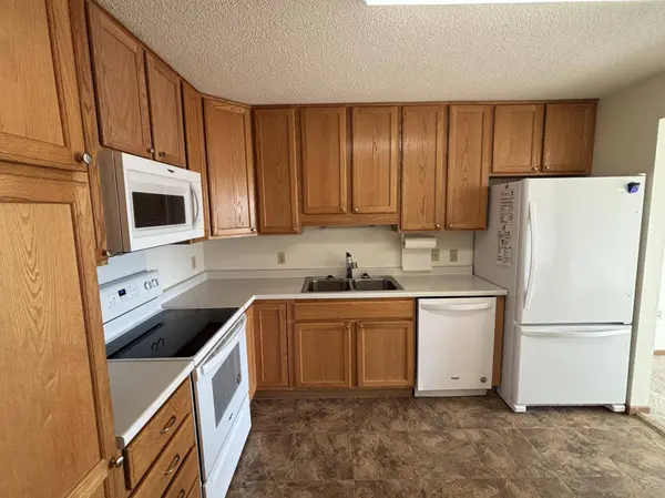 6711 Lake Shore DR S #813, Minneapolis, MN 55423