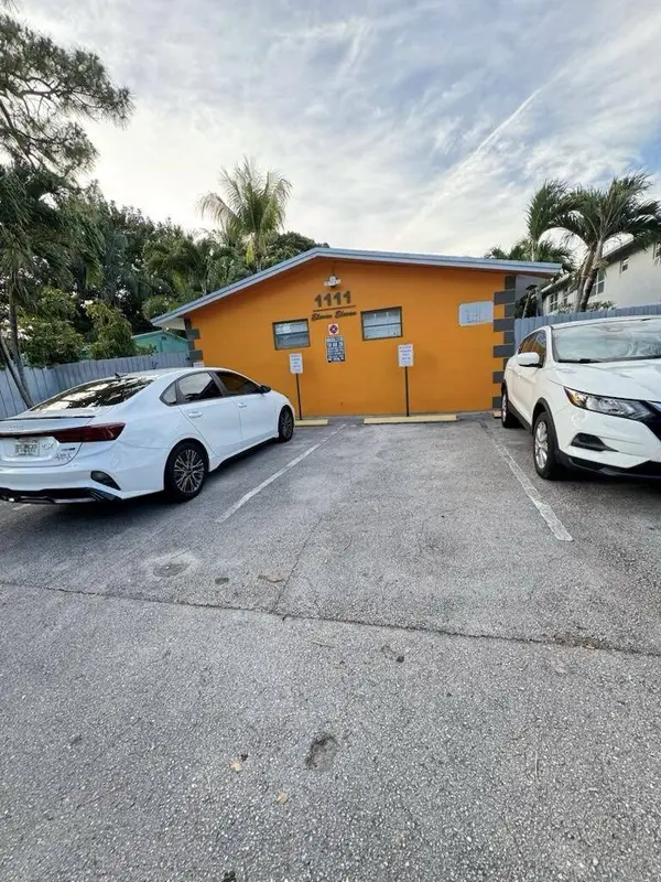 1111 SW 2nd ST, Fort Lauderdale, FL 33312