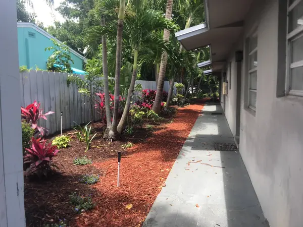 1111 SW 2nd ST, Fort Lauderdale, FL 33312