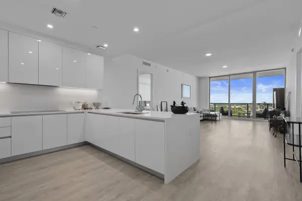 220 Lake Shore DR #1913, Lake Park, FL 33403