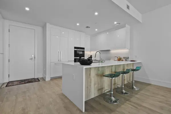 220 Lake Shore DR #1913, Lake Park, FL 33403