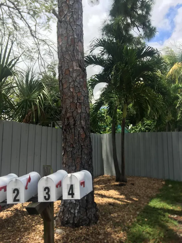 1111 SW 2nd ST, Fort Lauderdale, FL 33312