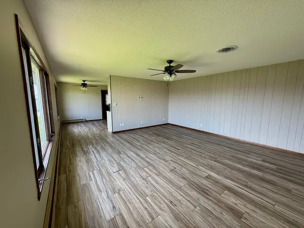 147 4th AVE SE, Spring Grove, MN 55974