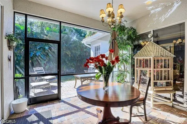 16156 Parque LN, Naples, FL 34110