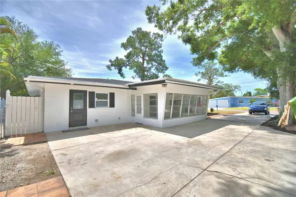 3553 CENTER CIR, Largo, FL 33774