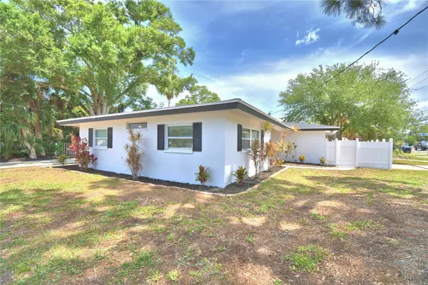 3553 CENTER CIR, Largo, FL 33774