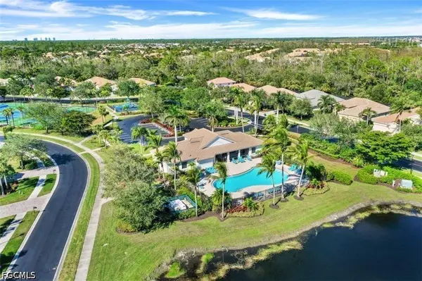 16156 Parque LN, Naples, FL 34110