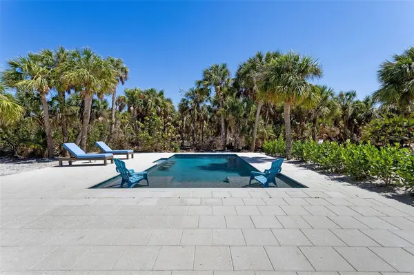 32 PALM DR, Placida, FL 33946