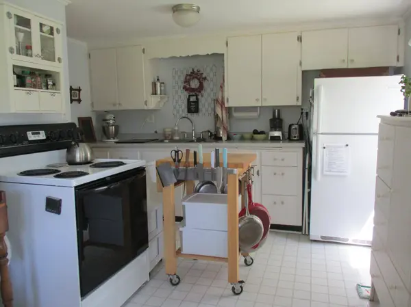 1896 Walter ST, Saint Paul, MN 55109