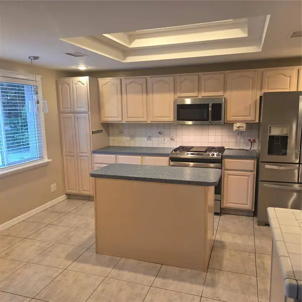 8205 WESTRIDGE DR, Tampa, FL 33615