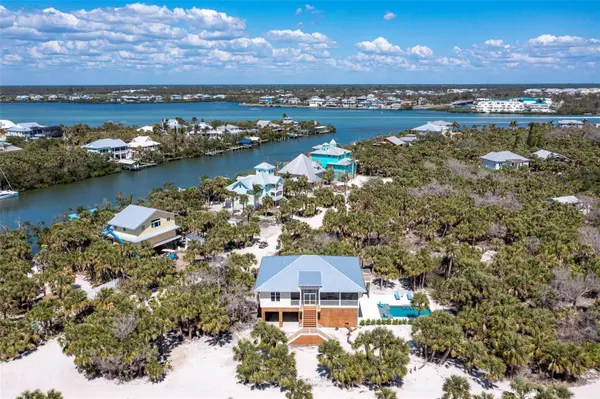 32 PALM DR, Placida, FL 33946