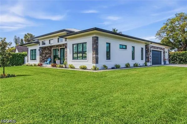167 Burning Tree DR, Naples, FL 34105
