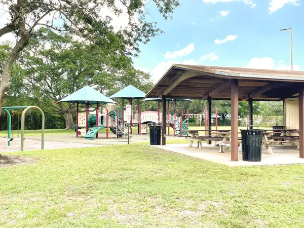 5851 Bristol LN, Davie, FL 33331