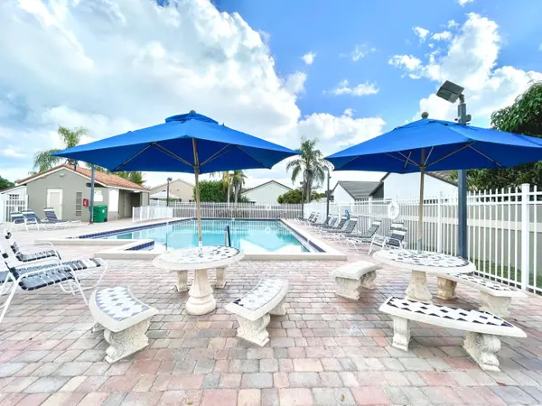 5851 Bristol LN, Davie, FL 33331