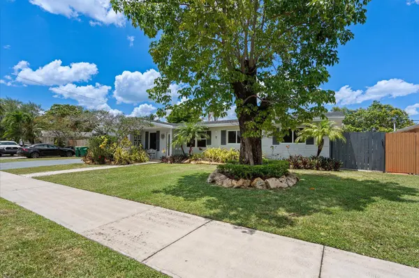 8341 SW 14th ST, Miami, FL 33144