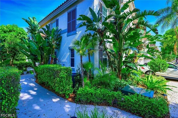 133 Colonade CIR, Naples, FL 34103