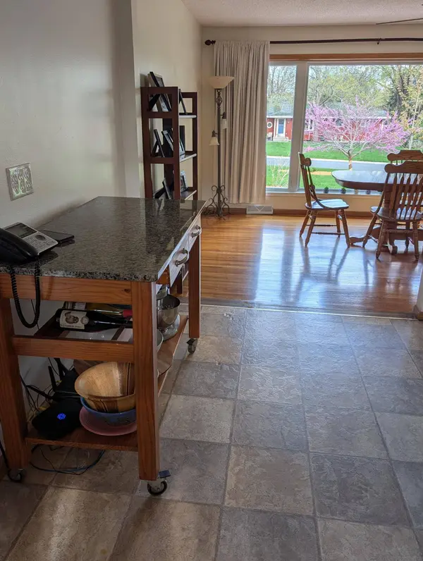 15200 Lead ST, Burnsville, MN 55306