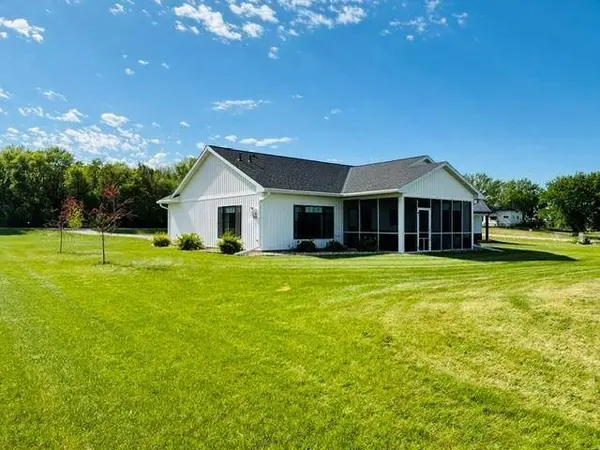 18142 705th AVE, Dassel, MN 55325