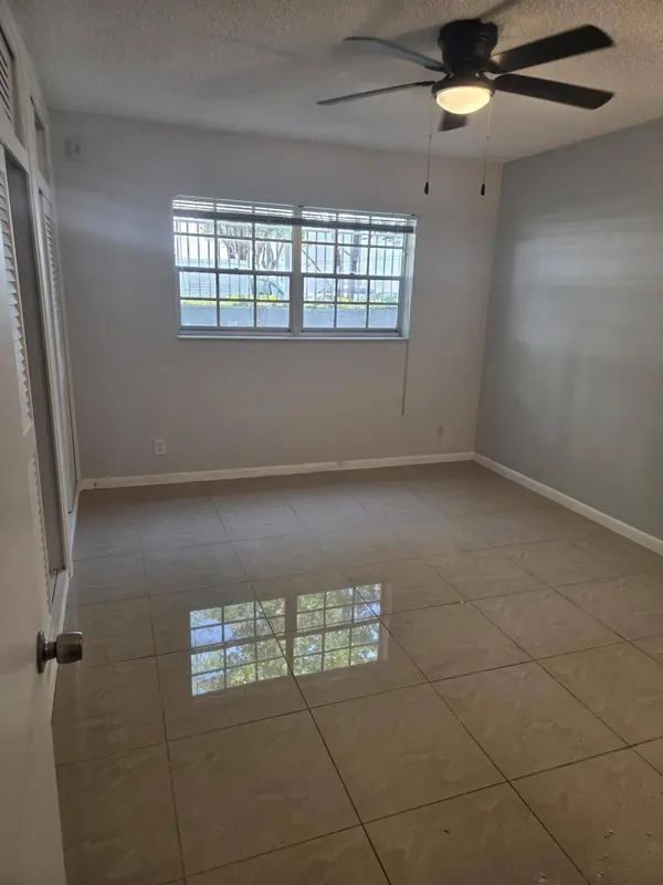 490 SE 19th AVE #107, Pompano Beach, FL 33060