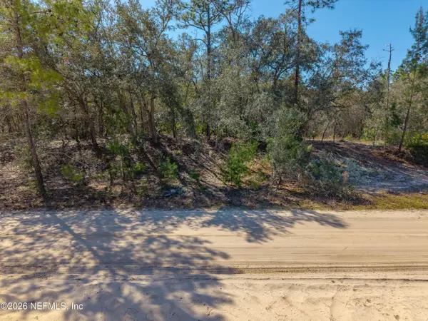 121 MEADOWLARK LN, Palatka, FL 32177