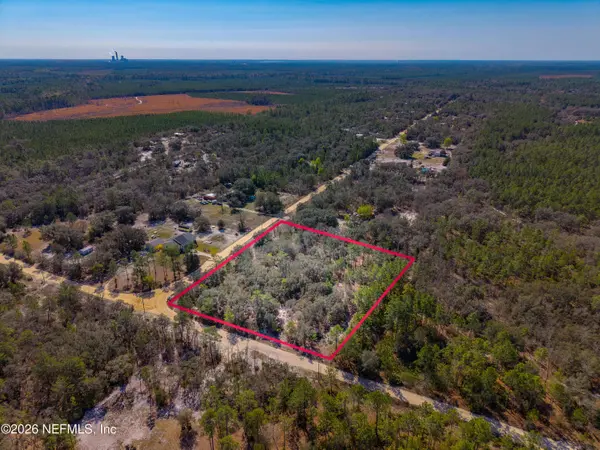 121 MEADOWLARK LN, Palatka, FL 32177