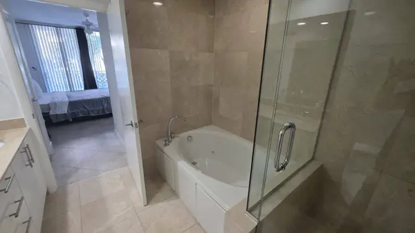 550 Okeechobee BLVD #308, Loxahatchee, FL 33401