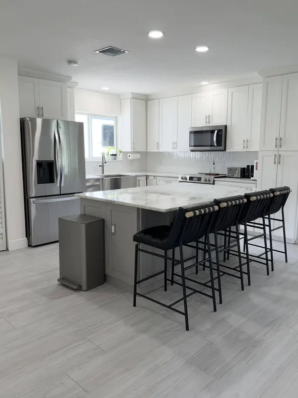 460 SW 55th AVE, Plantation, FL 33317