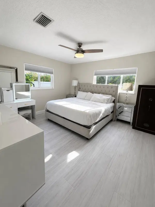 460 SW 55th AVE, Plantation, FL 33317
