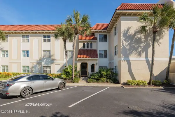 10 10TH ST #2, Atlantic Beach, FL 32233