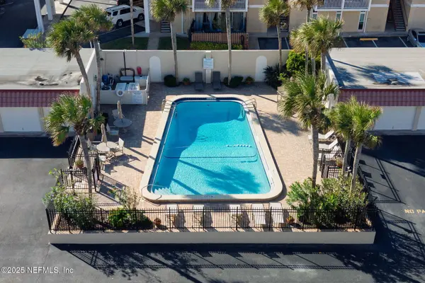 10 10TH ST #2, Atlantic Beach, FL 32233
